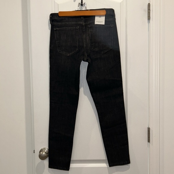 Banana Republic Women’s Mid Rise Fitted Through Leg Ankle Length Jeans, Size 29 - Picture 3 of 9
